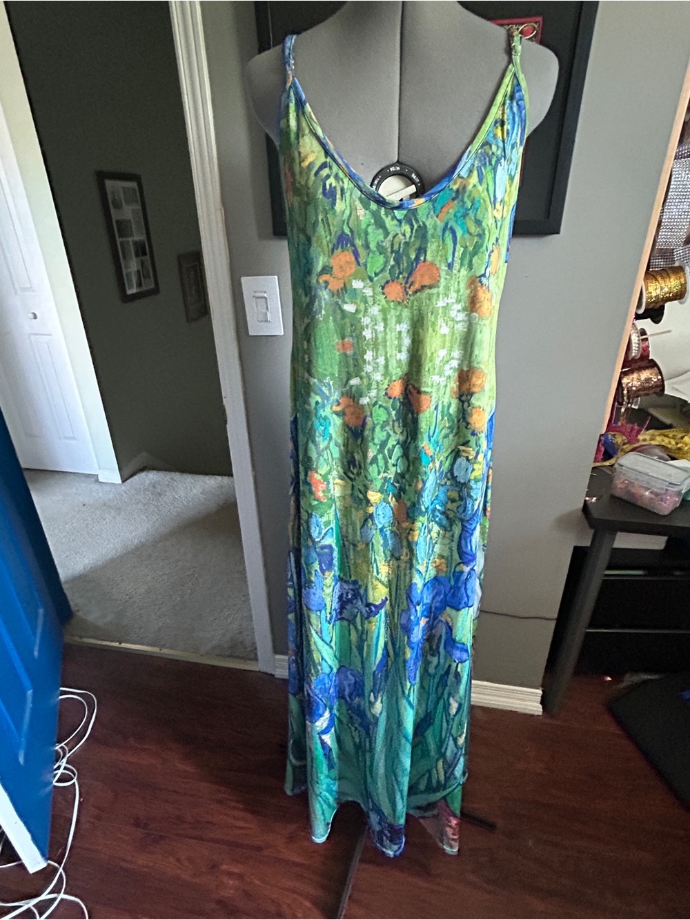 Women’s XL Sundress Van Gogh Irises. Like New